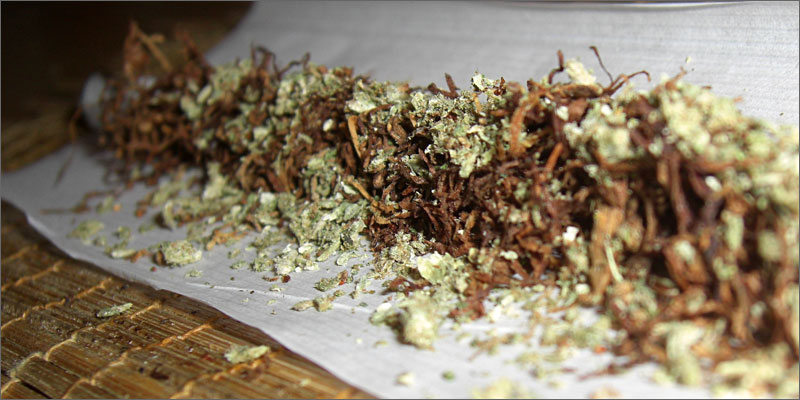 10 mixing tobacco and cannabis spliff in paper What Happens To Your Body When You Mix Weed And Tobacco?