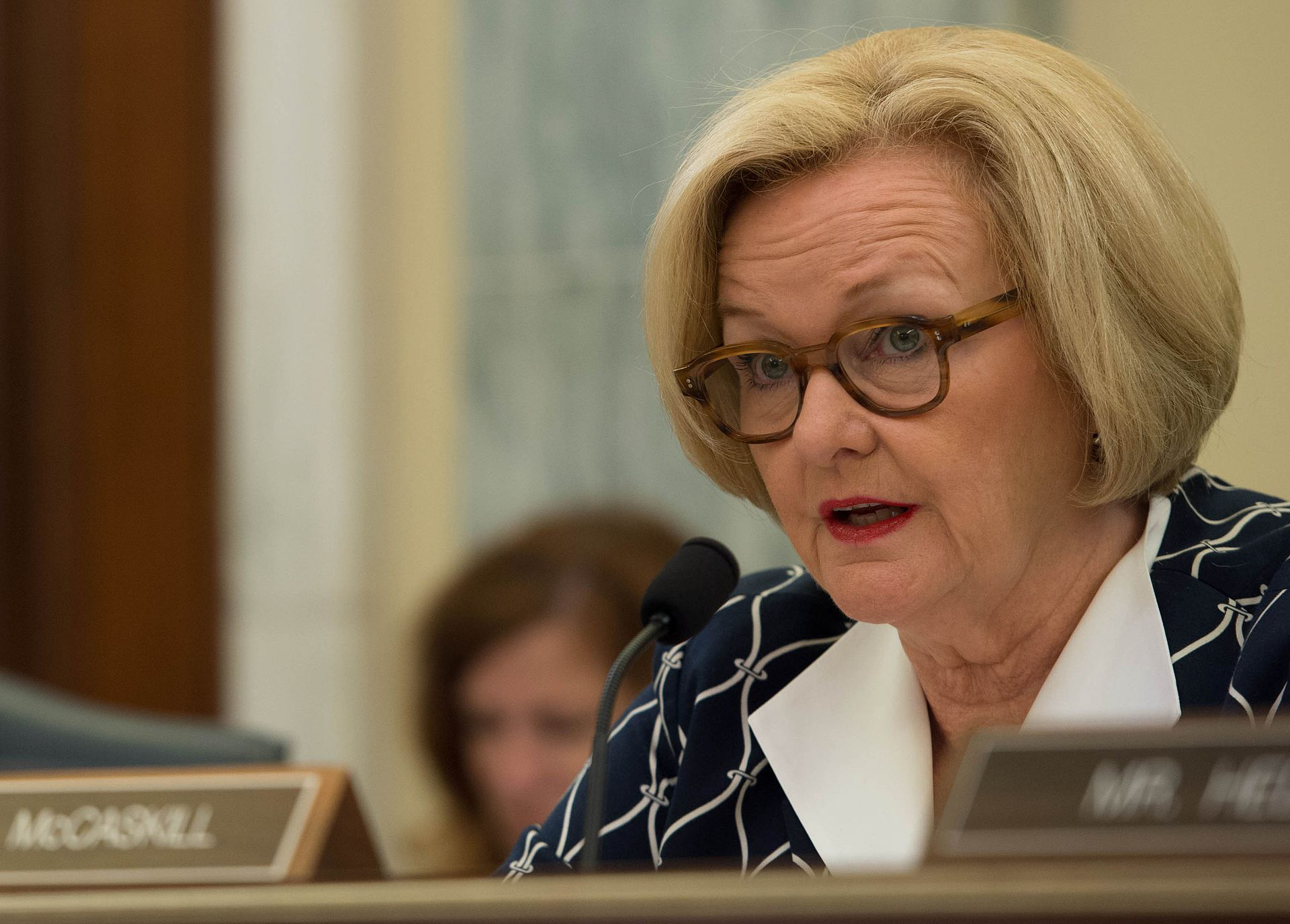 McCaskill Takes Aim at Diet Scams That Are A Crisis in Consumer Protection 03 cropped to McCaskill Big Pharma paid $9 million to advocacy groups and doctors to downplay the danger of opioids